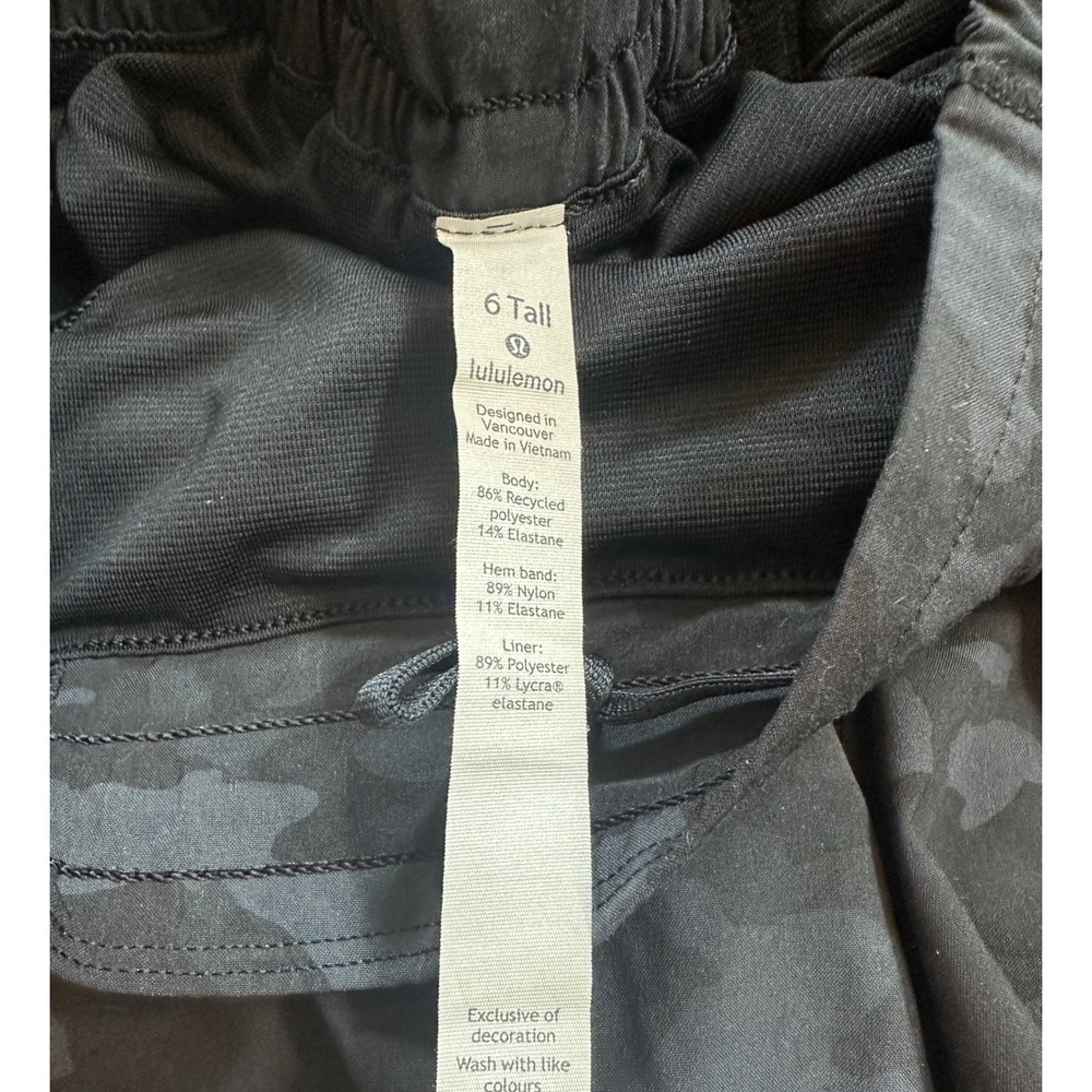 Lululemon Hotty Hot High-Rise Lined Short 4 Heritage 365 Camo Deep Coal 6(57) - Picture 3 of 5